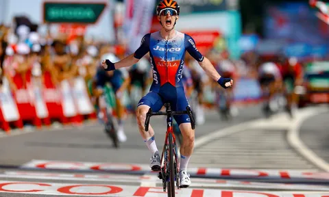 Eddie Dunbar có chiến thắng lịch sử tại Vuelta a Espana 2024