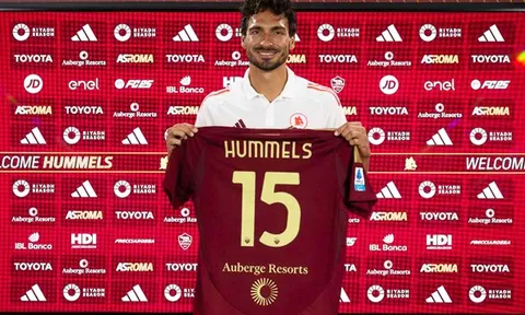 Hummels đã hoàn tất thủ tục gia nhập Roma