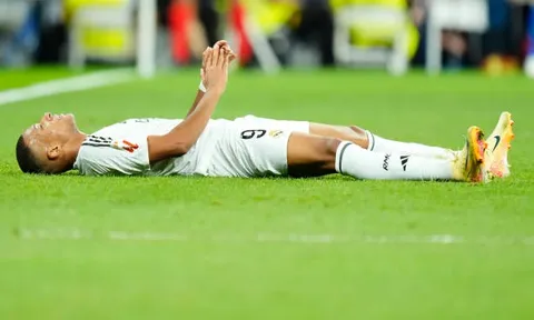 Real Madrid nín thở chờ tin của Mbappe