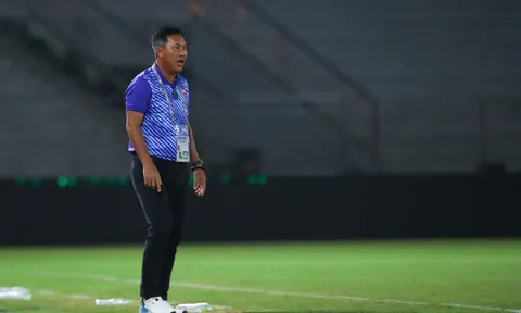 Huấn luyện viên Hứa Hiền Vinh khuyên các tuyển thủ U20 Việt Nam thi đấu bớt cầu kỳ