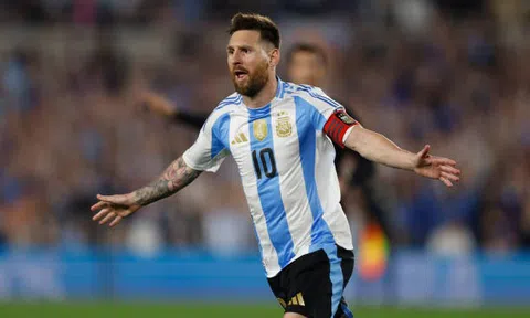 Messi cân bằng kỉ lục hat-trick quốc tế của Ronaldo