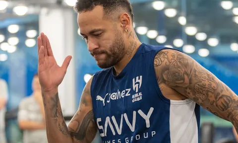 Neymar tái ngộ bóng đá sau 1 năm vắng bóng