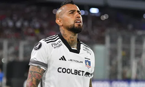 Arturo Vidal đối diện án tù vì tấn công tình dục