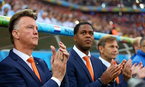 Vì World Cup, Indonesia mời cả Kluivert và Van Gaal