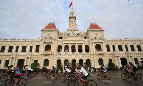 Gần 400 người tham gia sự kiện "Đạp xe vì tương lai"