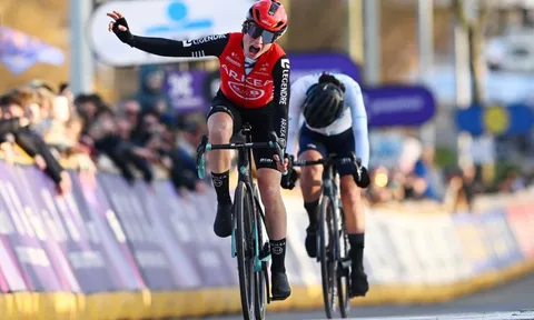 Lotte Claes tạo cú sốc tại Omloop Het Nieuwsblad WE 2025