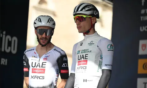 UAE Emirates tiếp tục lộ mâu thuẫn nội bộ tại Tirreno-Adriatico