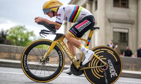 Remco Evenepoel khép lại Tour de Romandie với chiến thắng ở nội dung cá nhân tính giờ