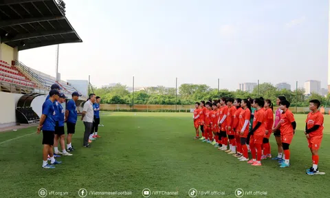 Chủ tịch VFF gặp gỡ, động viên đội tuyển nữ Việt Nam trước loạt nhiệm vụ quan trọng