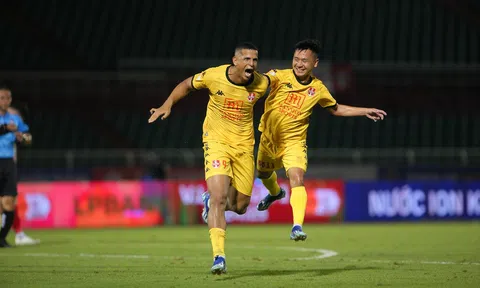 Lucao “chuộc lỗi” phút cuối, Hải Phòng tiến gần trụ hạng