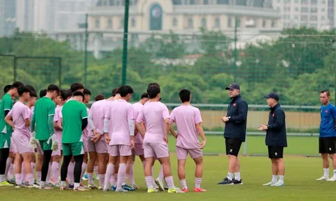 Huấn luyện viên Cristiano Roland hài lòng với sự tiến bộ của U16 Việt Nam trước thềm giải quốc tế tại Trung Quốc