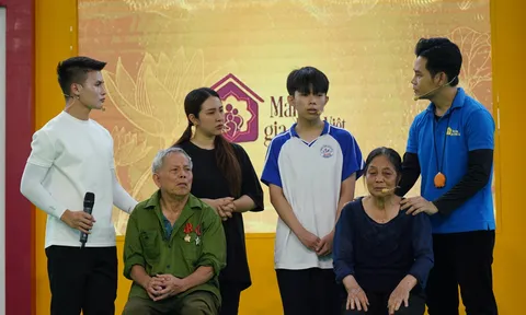 Cầu thủ Nguyễn Quang Hải tham gia chương trình "Mái ấm gia đình Việt" tại Bắc Giang