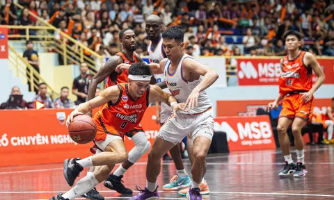 Hanoi Buffaloes đánh bại Danang Dragons sau 3 hiệp phụ nghẹt thở