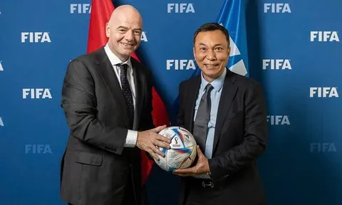 Chủ tịch FIFA chúc mừng câu lạc bộ Nam Định lên ngôi vô địch V.League