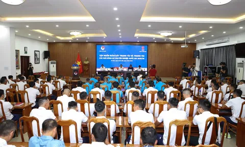 Tập huấn trọng tài V.League 2025-2026: Sẵn sàng cho mùa giải chuyên nghiệp và công bằng hơn