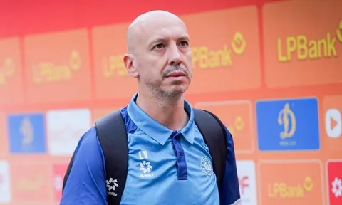 Trợ lý huấn luyện viên Luis Filipe Viegas bị xử phạt nghiêm khắc sau hành vi phản ứng trọng tài