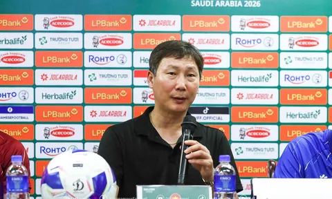 Huấn luyện viên Kim Sang-sik và Thanh Nhàn chia sẻ sau khi U23 Việt Nam giành vé dự Vòng chung kết Giải U23 vô địch châu Á 2026