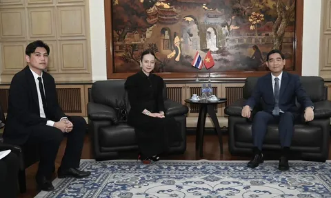 Chủ tịch FAT gặp Đại sứ Việt Nam tại Thái Lan xin lỗi vì sự cố hiển thị Quốc kỳ