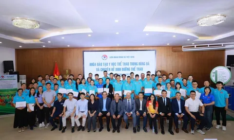 Bế mạc Khoá đào tạo Y học thể thao bóng đá và Chuyên đề dinh dưỡng thể thao