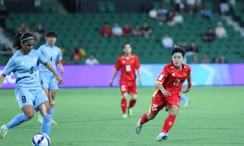 Huấn luyện viên Mai Đức Chung khen ngợi tinh thần thép của tuyển nữ Việt Nam