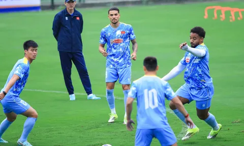 Đội tuyển Việt Nam hội quân, Đỗ Hoàng Hên tự hào lần đầu khoác áo quốc gia