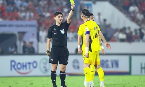 Trọng tài Hàn Quốc bắt chính trận “đại chiến” trên sân Hàng Đẫy, huấn luyện viên Popov vẫn phải ngồi ngoài