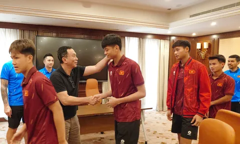 Chủ tịch VFF động viên U17 Việt Nam: “Giữ vững tinh thần trước Australia”