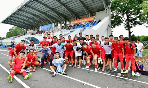 Môn Bóng đá nam Đại hội Thể dục thể thao TP.HCM 2026: Trần Bửu Ngọc hóa hùng binh, Công an TP.HCM phô diễn sức mạnh