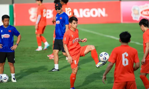 Khuất Văn Khang chia tay đội tuyển Việt Nam trước thềm ASEAN Cup 2026