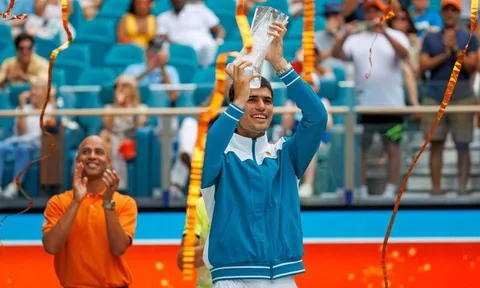 Alcaraz lập kỷ lục tay vợt trẻ nhất vô địch Miami Open