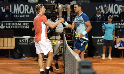 Shapovalov loại Nadal khỏi Italy Open