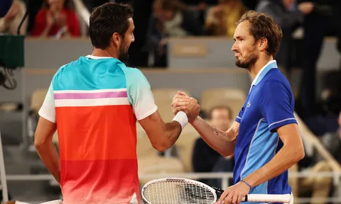 Marin Cilic loại Medvedev khỏi Roland Garros