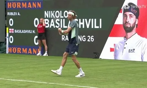 Basilashvili bất ngờ loại Rublev ngay vòng 1 Halle Open