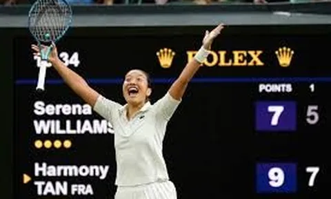 Tay vợt mang dòng máu Việt Nam đánh bại huyền thoại Serena Williams
