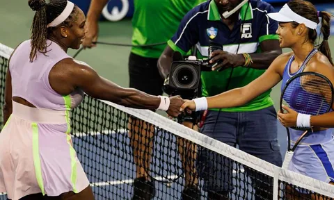 Serena thất bại trước Raducanu