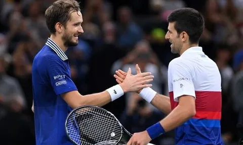Djokovic, Medvedev tiến vào tứ kết Astana Open