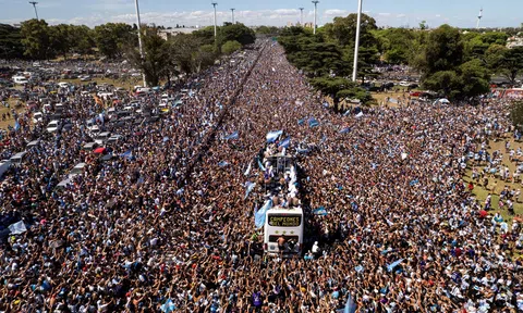 Lễ hội chào đón đội tuyển Argentina: Khi bữa tiệc vui trở thành thảm họa