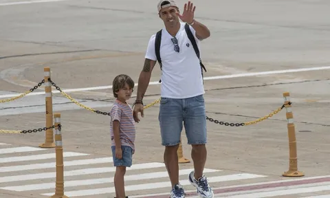 Gia đình Suarez tới Rosario đón Giáng sinh với nhà Messi