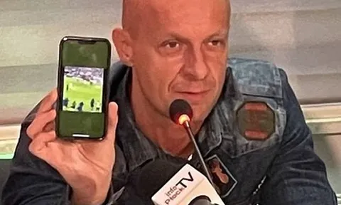 Trọng tài Marciniak: có 7 cầu thủ dự bị Pháp trên sân khi Mbappe ghi bàn