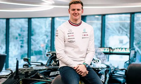 Mick Schumacher gia nhập Mercedes