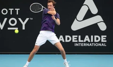 Medvedev vào bán kết Adelaide International