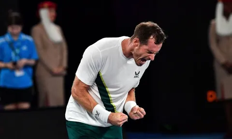 Murray thắng kịch tính trước Berrettini
