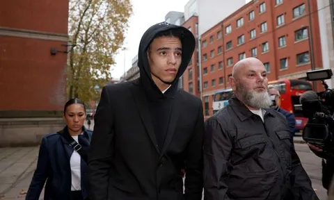 Cơn đau đầu mới của Ten Hag mang tên “Mason Greenwood”