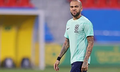 Dani Alves bị câu lạc bộ cũ đòi bồi thường 4,8 triệu USD