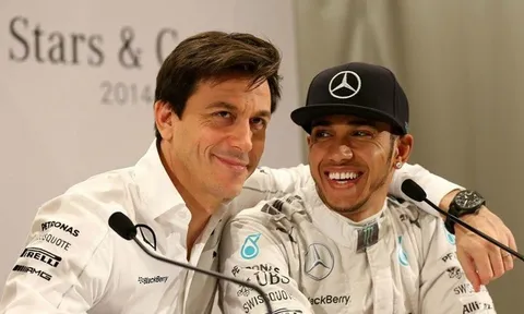 Hamilton đàm phán gia hạn hợp đồng với Mercedes
