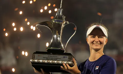 Giải Quần vợt Dubai Tennis Championships: Krejcikova hạ số 1 thế giới để giành ngôi vô địch