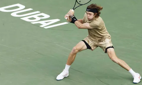 Đương kim vô địch Rublev thắng trận mở màn Dubai Tennis Championships
