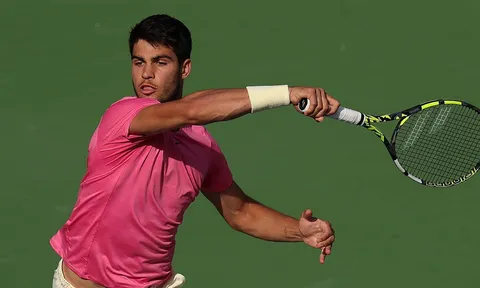 Alcaraz gặp Medvedev ở chung kết Indian Wells