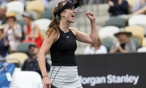 Svitolina thua trong ngày đầu tiên trở lại