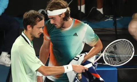 Medvedev và Tsitsipas nối gót Djokovic rời giải Monte Carlo